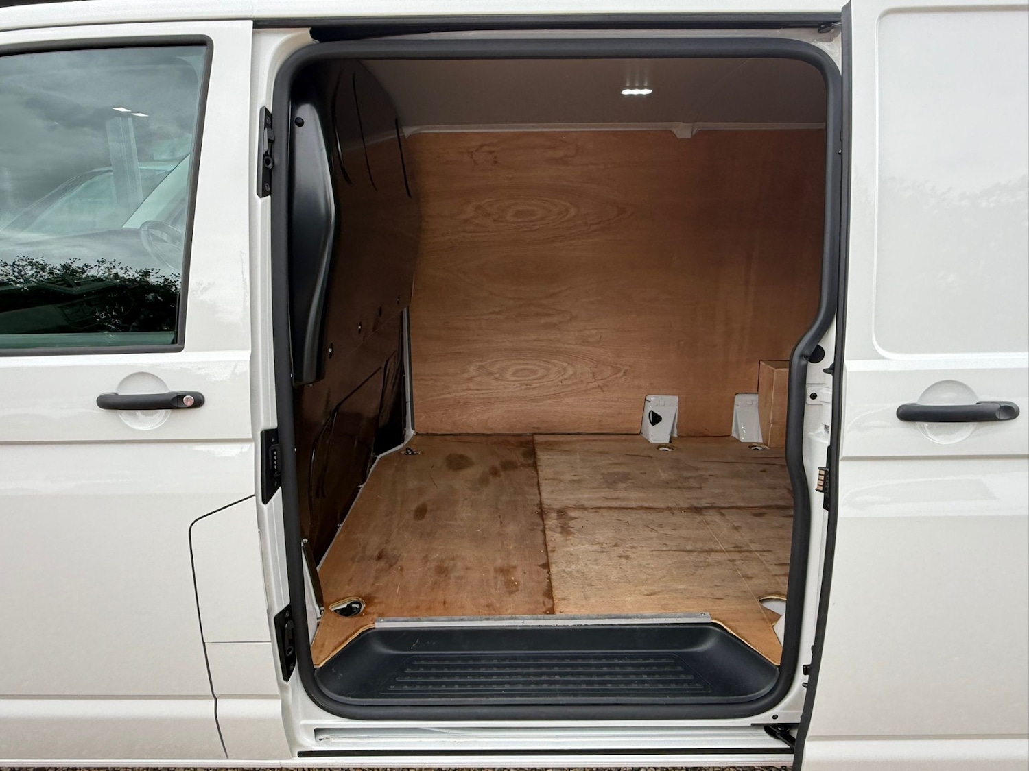 Used Volkswagen Transporter 2023 for sale - 75263594: Photo 8