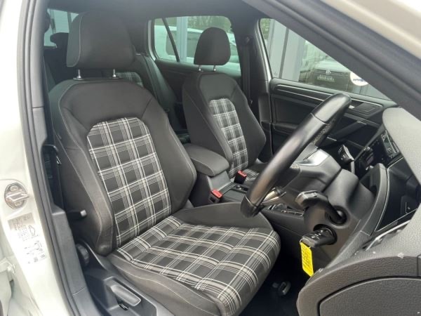 Used Volkswagen Golf 2018 for sale - 76553906: Photo 11