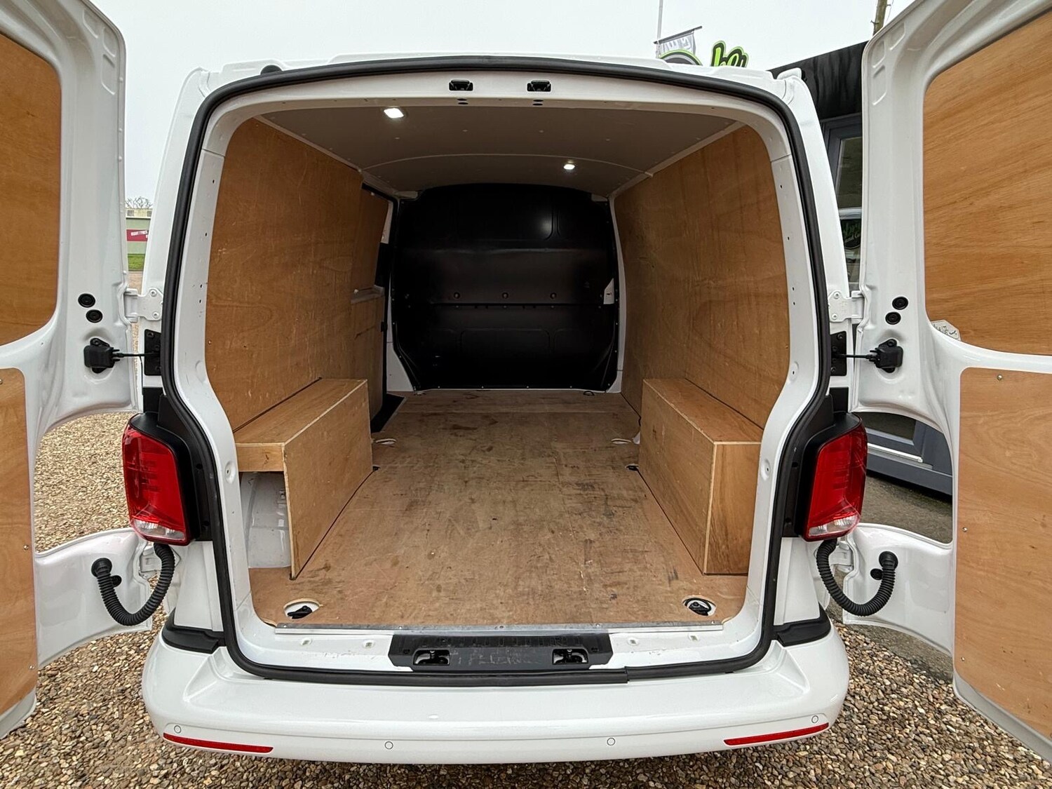 Used Volkswagen Transporter 2024 for sale - 73745084: Photo 9