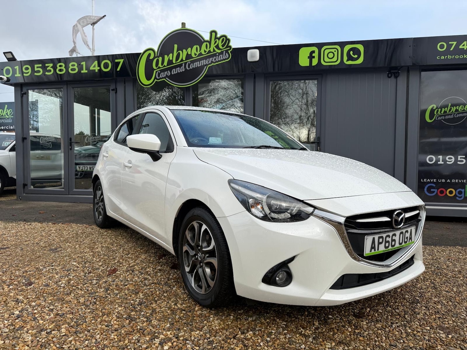 Used Mazda Mazda2 2016 for sale - 76599640: Photo 3