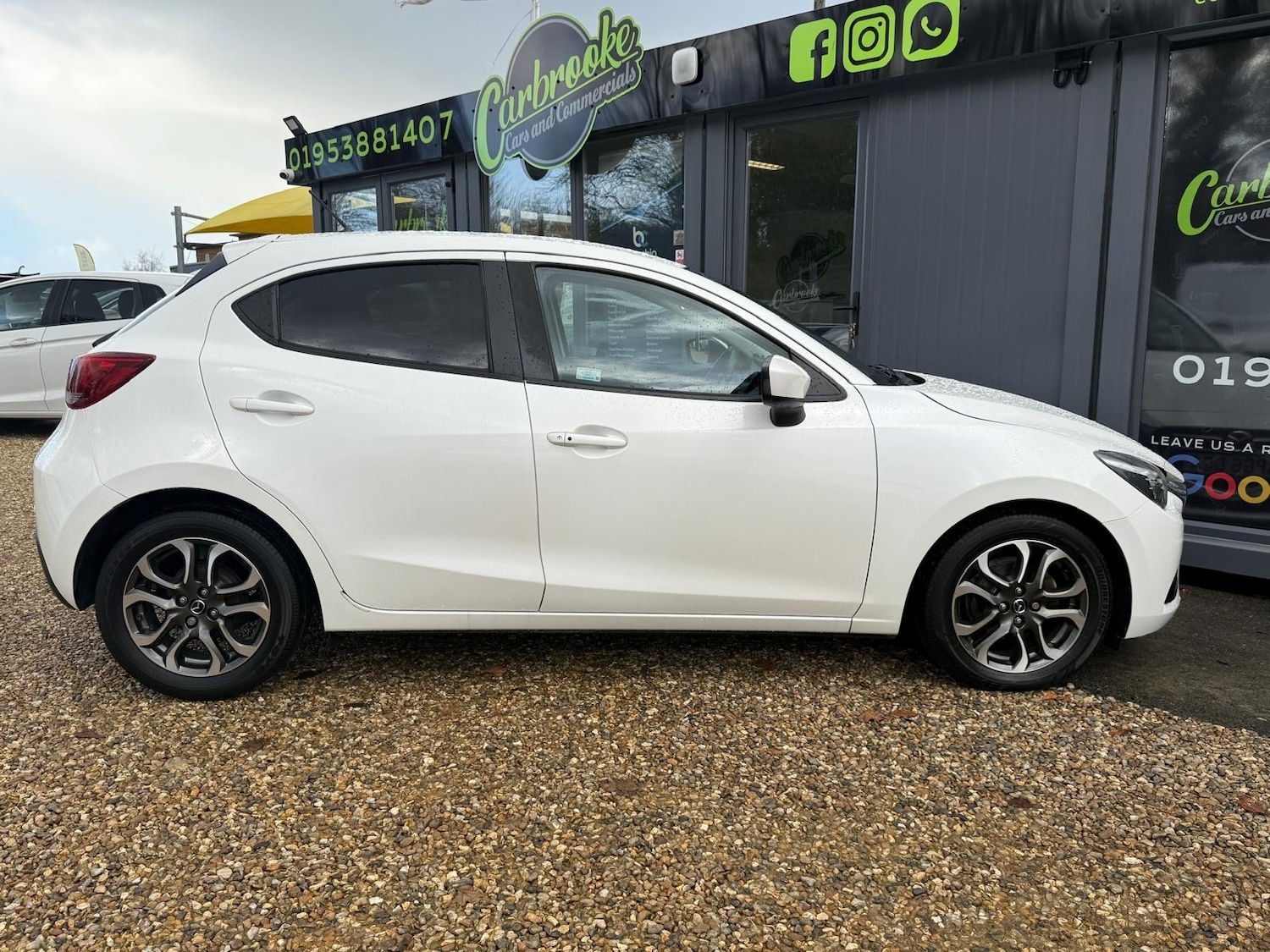 Used Mazda Mazda2 2016 for sale - 76599640: Photo 4