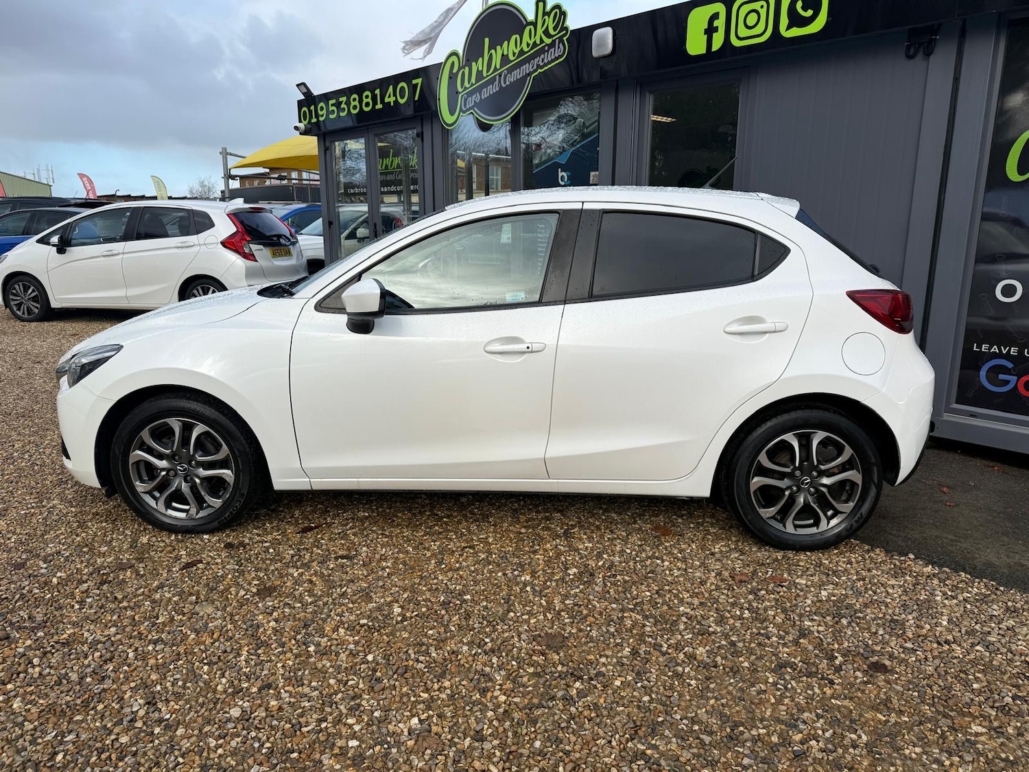 Used Mazda Mazda2 2016 for sale - 76599640: Photo 5