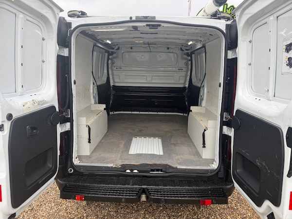 Used Vauxhall Vivaro 2018 for sale - 76275968: Photo 8