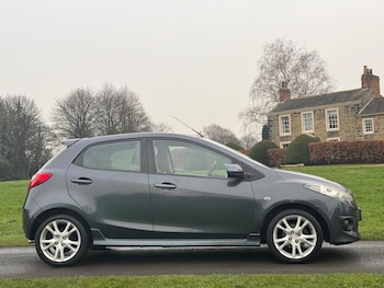 Used Mazda Mazda2 2010 for sale - 77330339: Photo