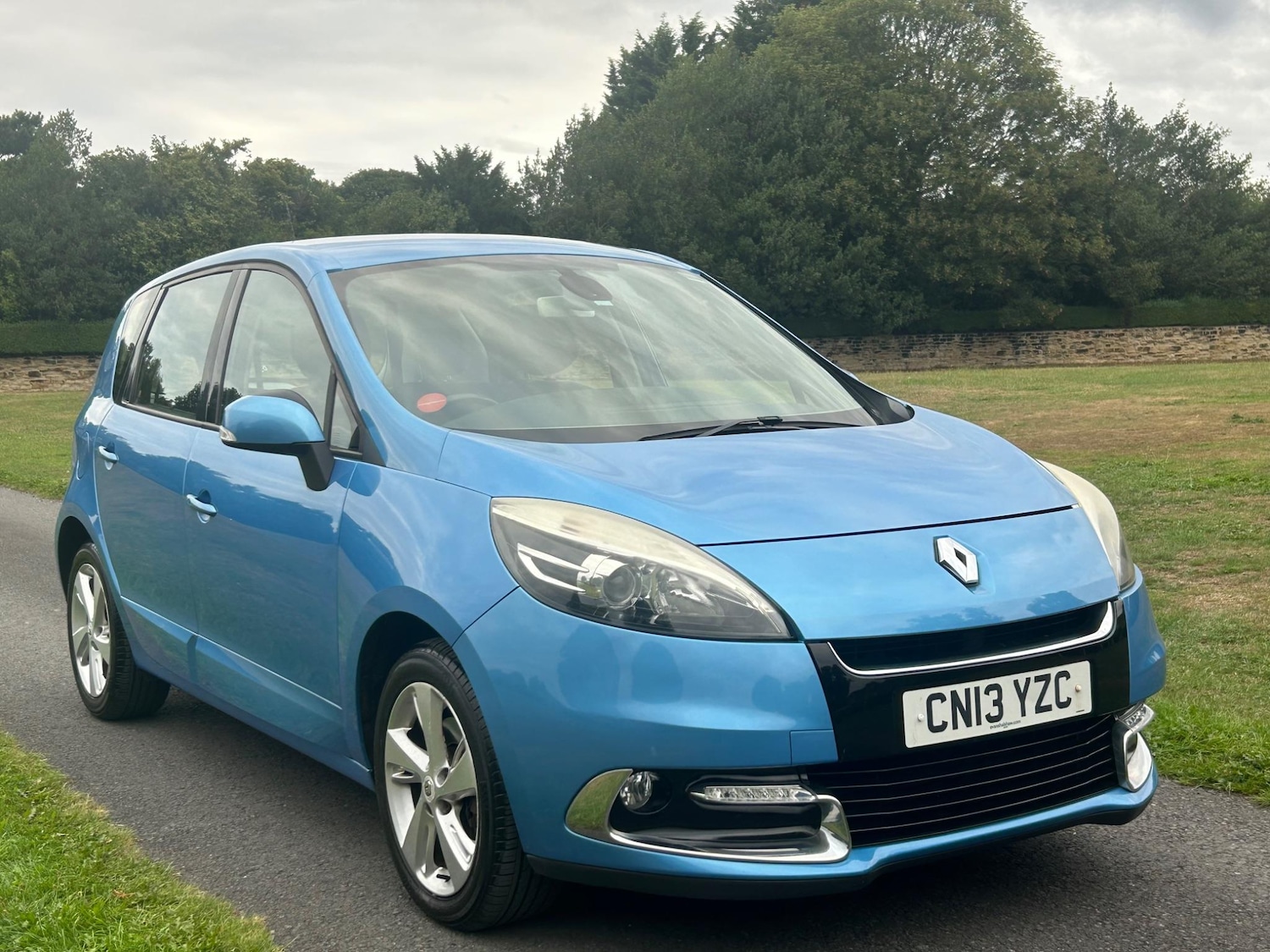 Used Renault Scenic 2013 for sale - 76360299: Photo 1
