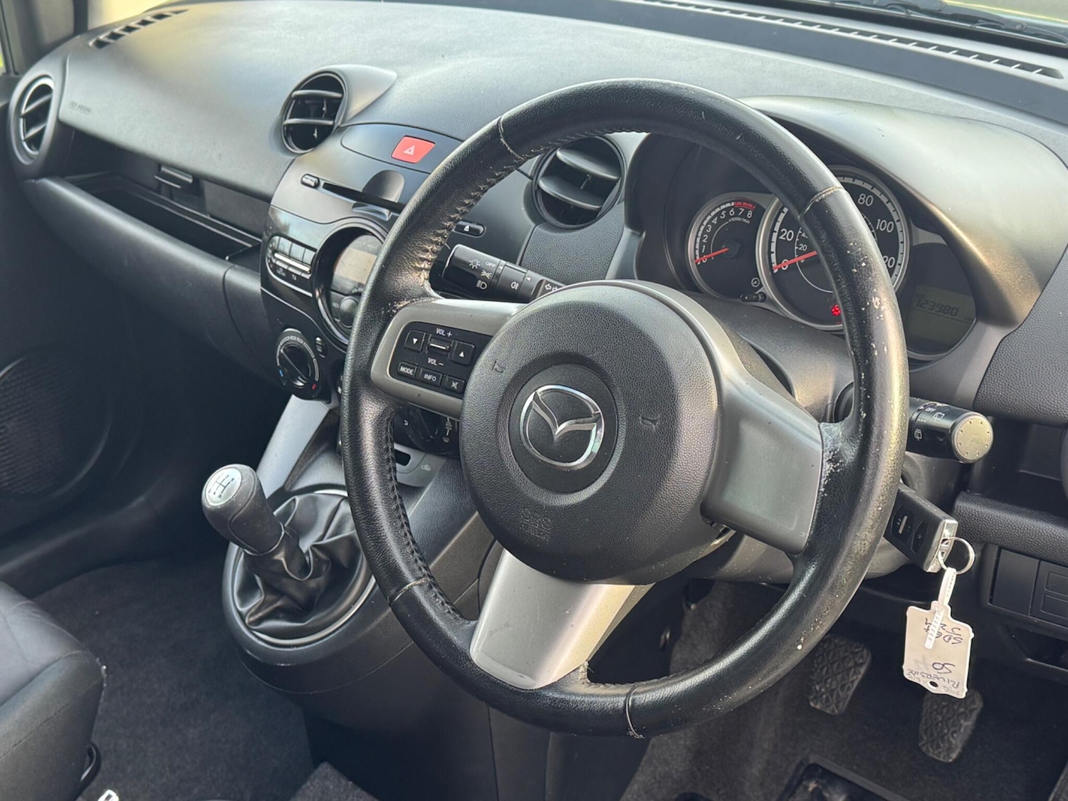 Used Mazda Mazda2 2014 for sale - 77331723: Photo 15