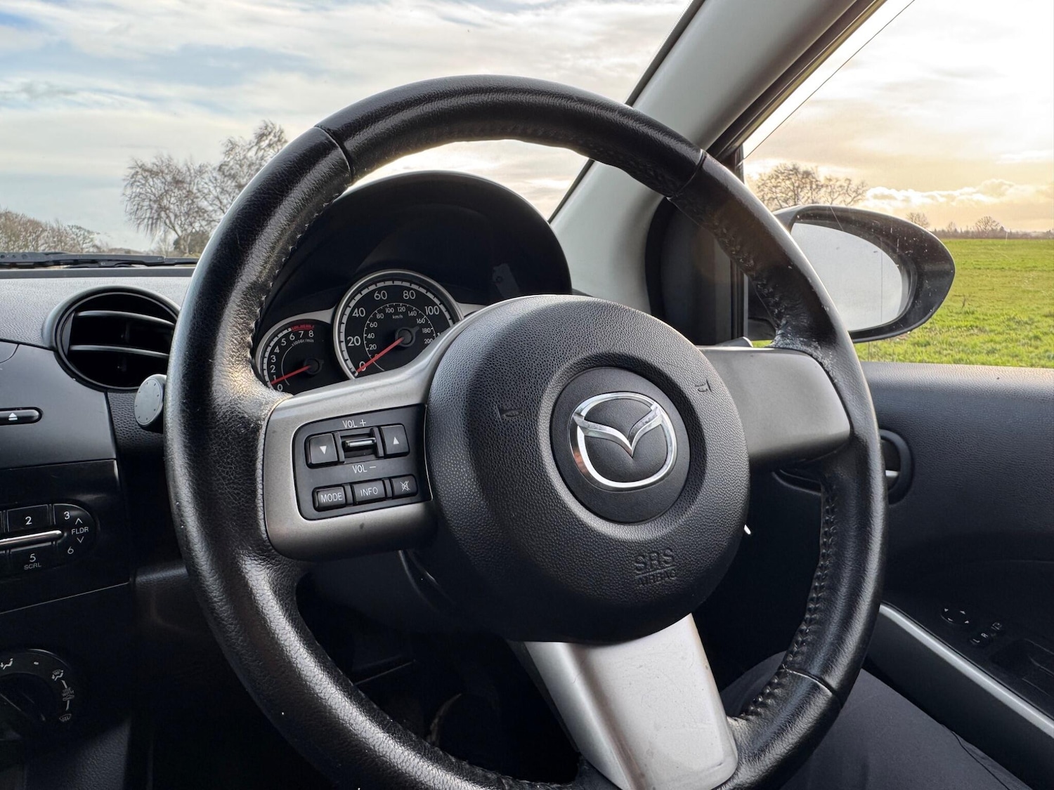 Used Mazda Mazda2 2014 for sale - 77331723: Photo 23