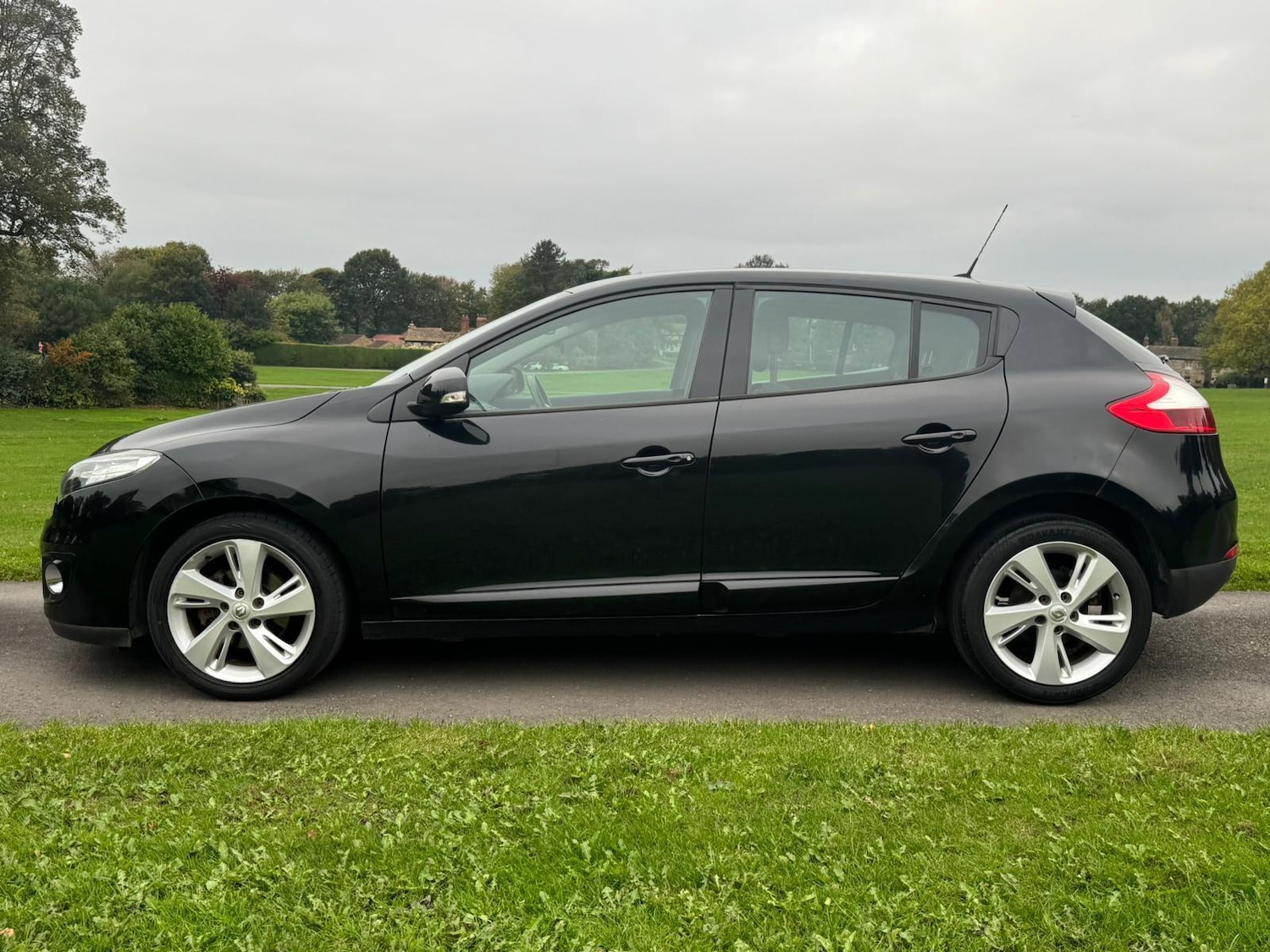 Used Renault Megane 2012 for sale - 77143744: Photo 4