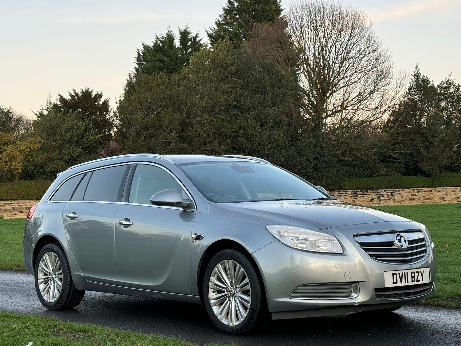 Used Vauxhall Insignia 2011 for sale - 76952926: Photo 2