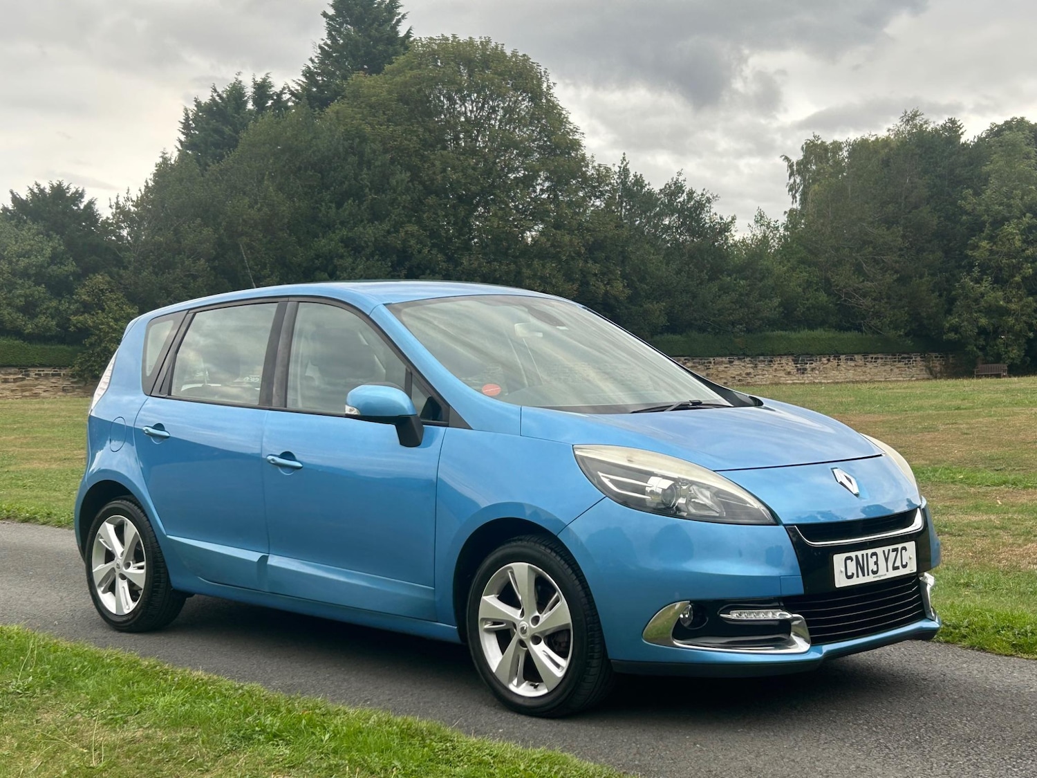 Used Renault Scenic 2013 for sale - 76620249: Photo 3