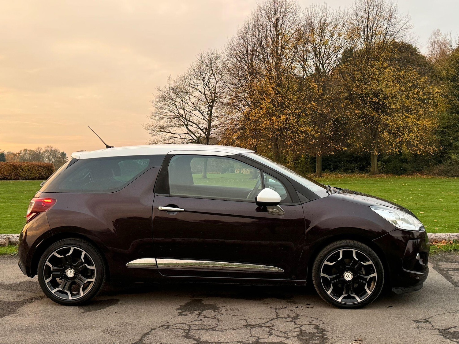 Used Citroen DS3 2014 for sale - 76613107: Photo 4