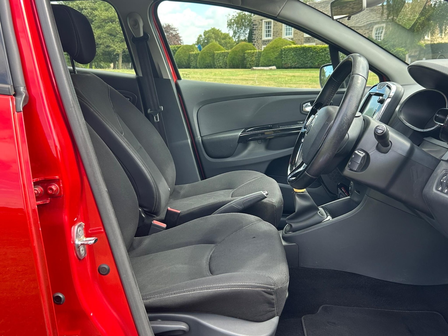 Used Renault Clio 2013 for sale - 76360402: Photo 16