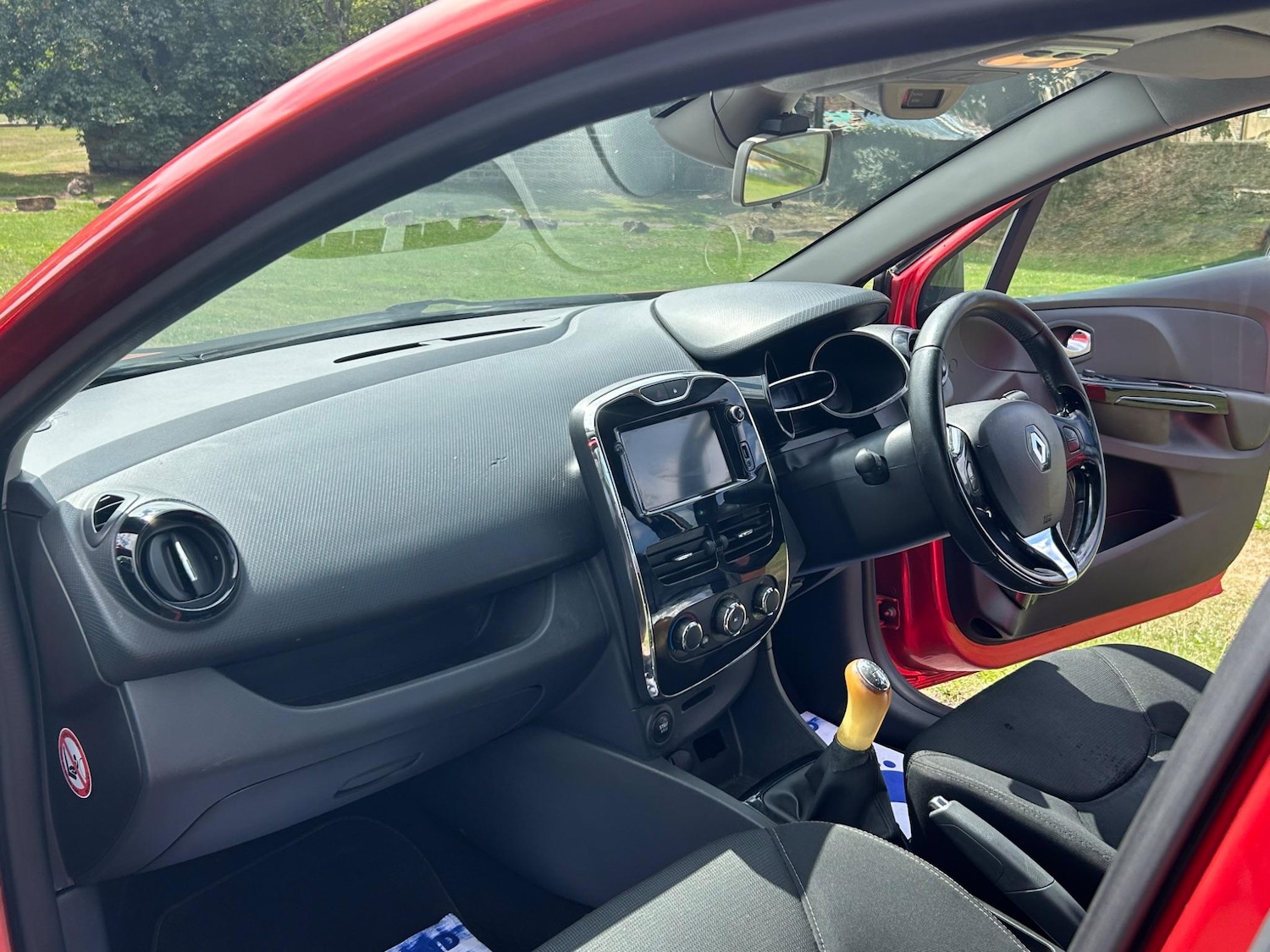 Used Renault Clio 2013 for sale - 76360402: Photo 22