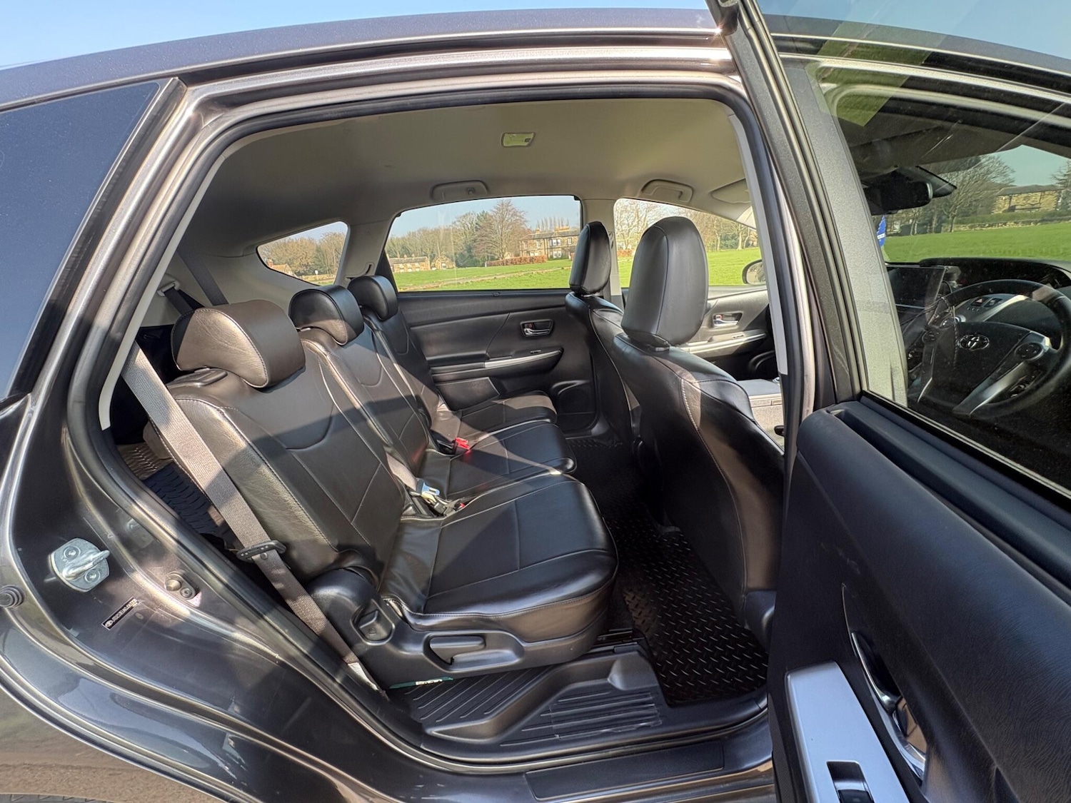 Used Toyota Prius+ 2020 for sale - 78019917: Photo 12