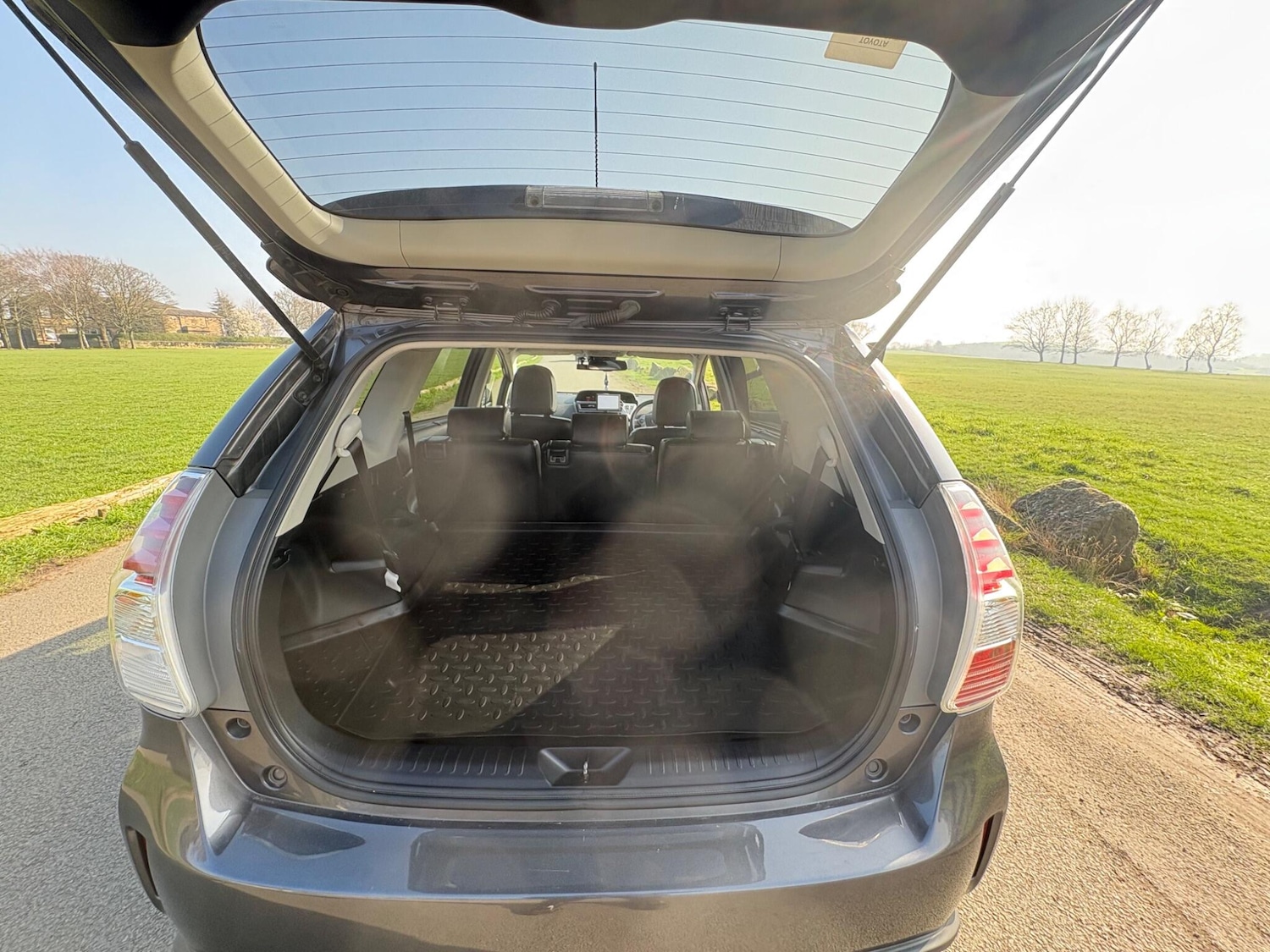 Used Toyota Prius+ 2020 for sale - 78019917: Photo 20