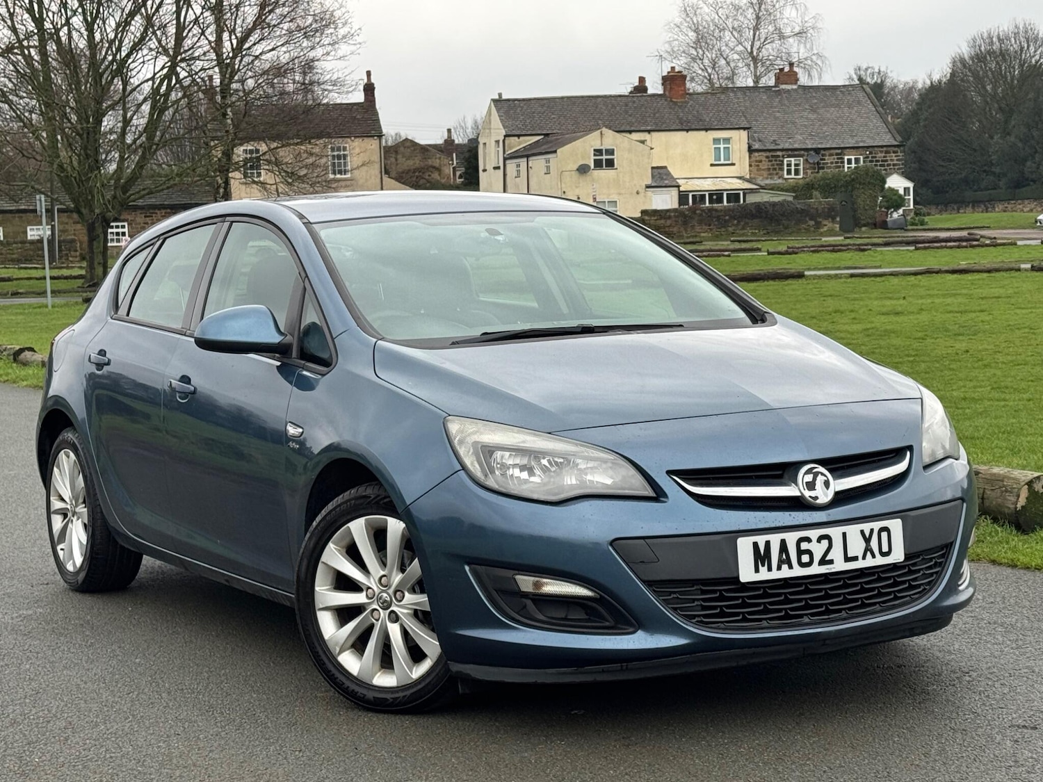 Used Vauxhall Astra 2012 for sale - 77330802: Photo 3