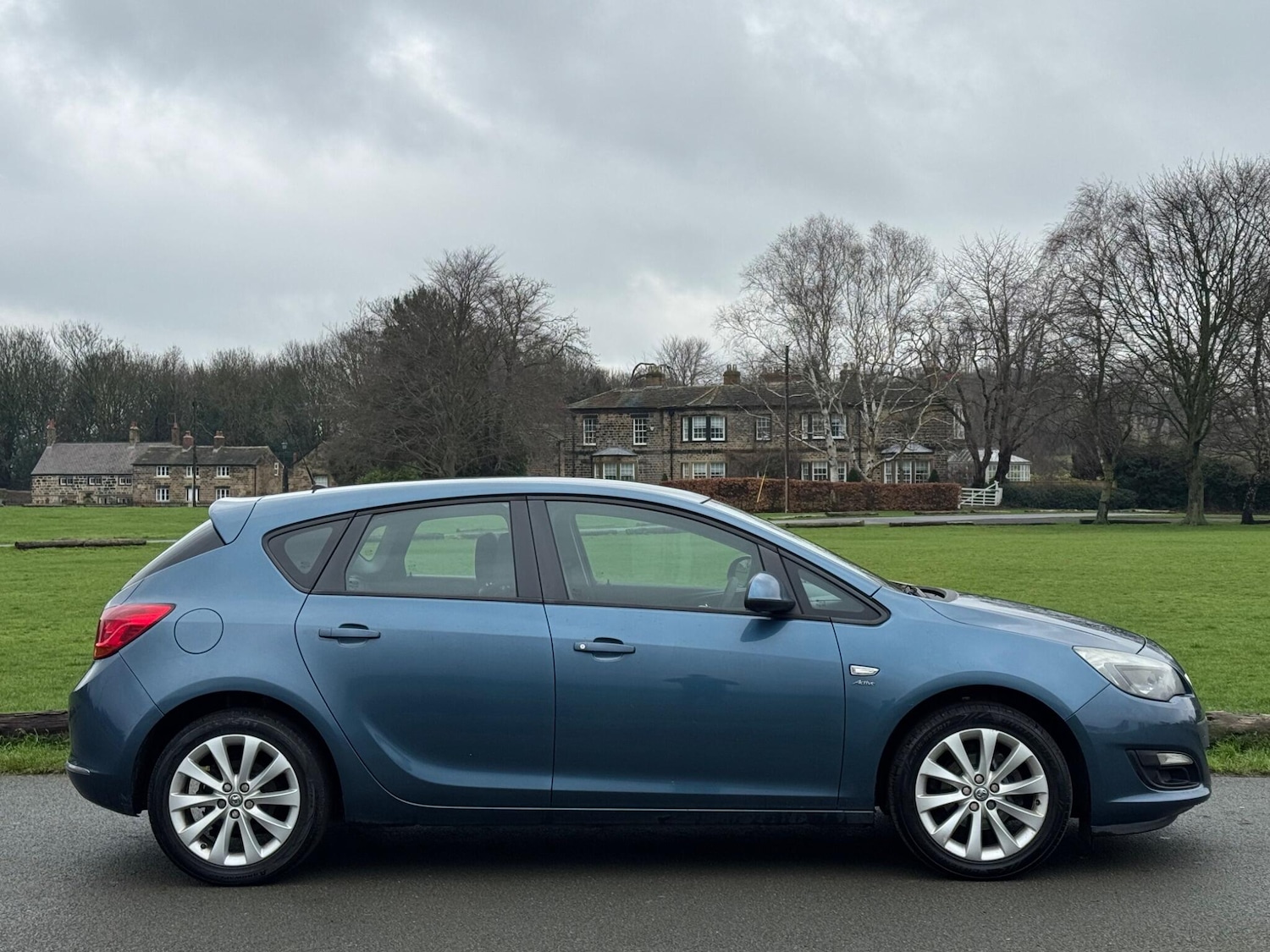 Used Vauxhall Astra 2012 for sale - 77330802: Photo 6