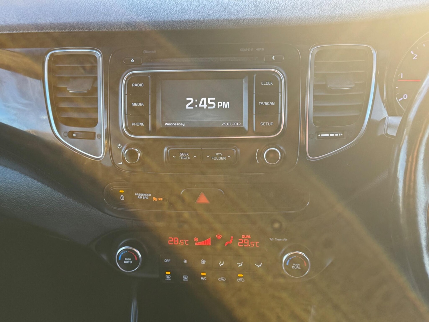 Used Kia Carens 2013 for sale - 76728997: Photo 24