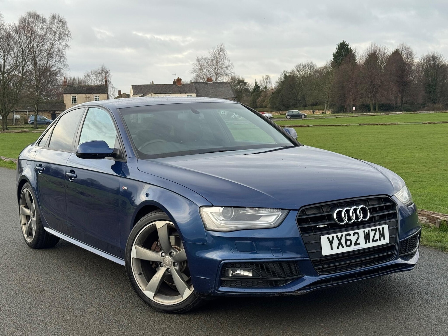 Used Audi A4 2012 for sale - 77156510: Photo 2