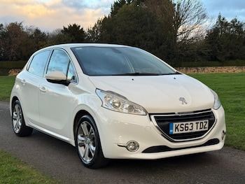 Used Peugeot 208 2014 for sale - 77016825: Photo