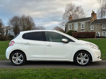 Used Peugeot 208 2014 for sale - 77016825: Photo