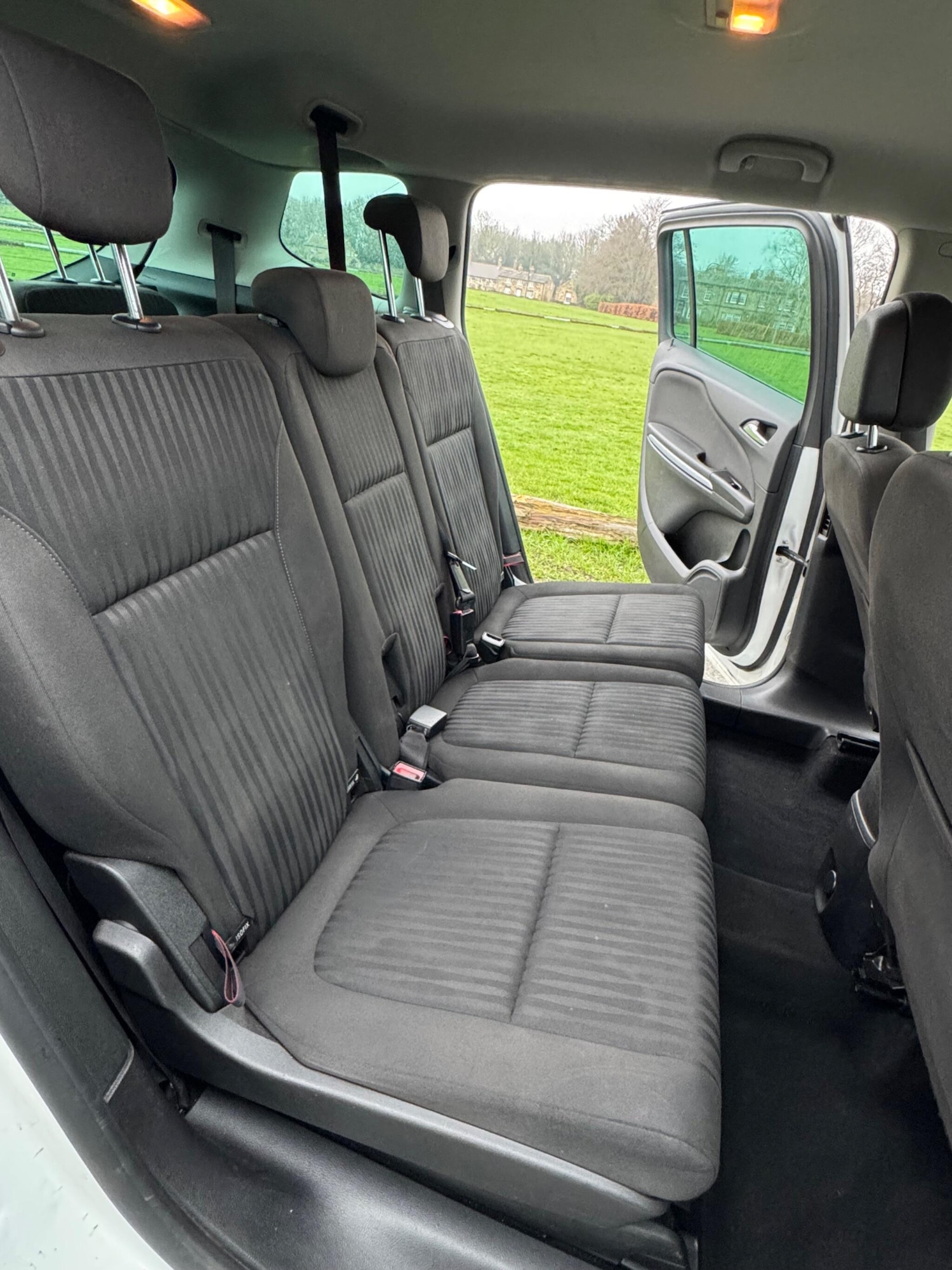 Used Vauxhall Zafira 2015 for sale - 77626067: Photo 19