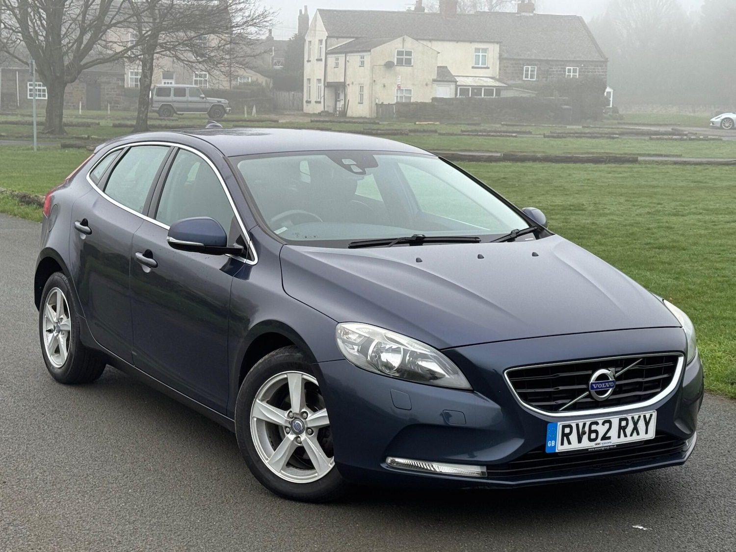 Used Volvo V40 2012 for sale - 77386268: Photo 2