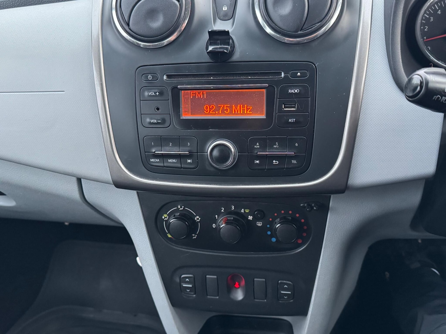 Used Dacia Logan MCV 2014 for sale - 77253791: Photo 19