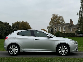 Used Alfa Romeo Giulietta 2011 for sale - 76377346: Photo