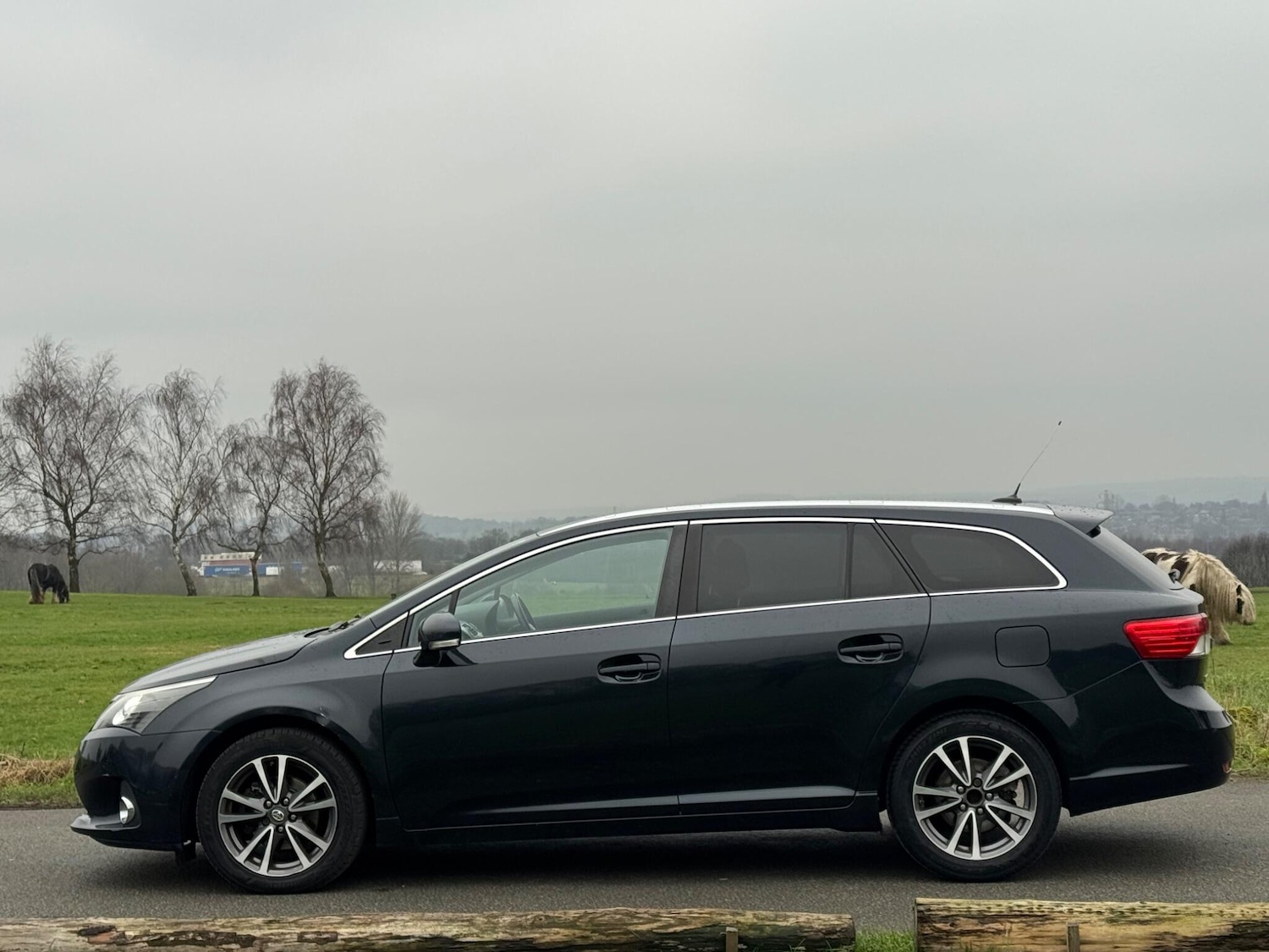 Used Toyota Avensis 2014 for sale - 77441015: Photo 11