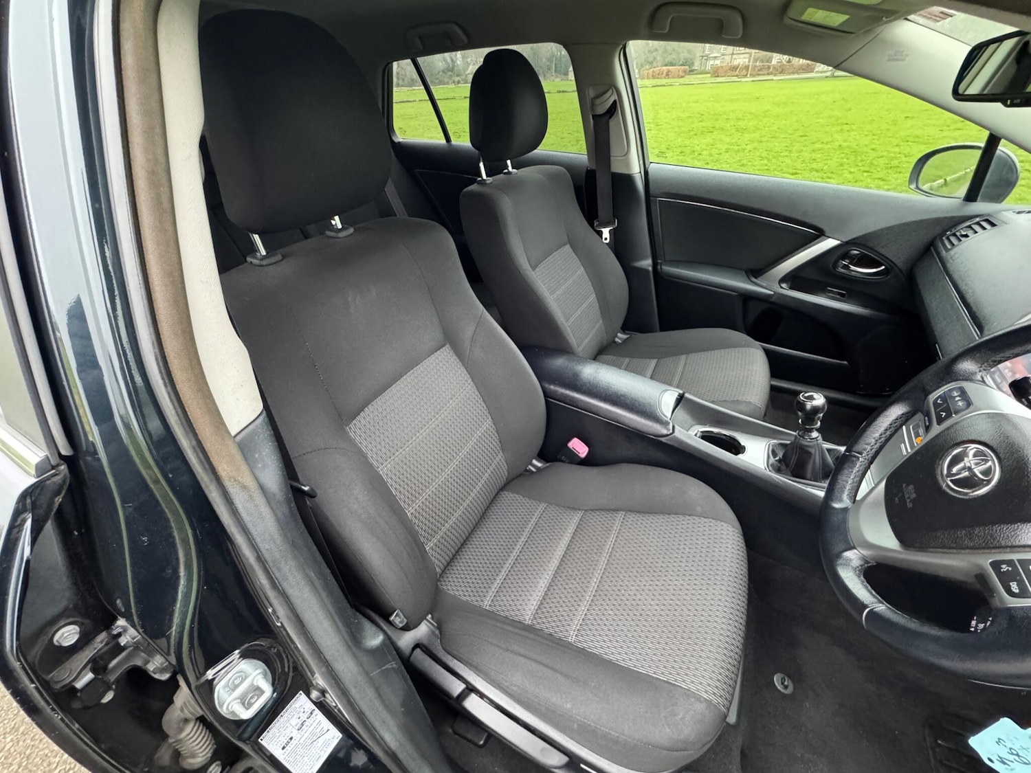 Used Toyota Avensis 2014 for sale - 77441015: Photo 17