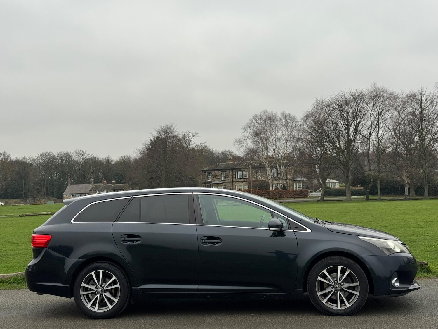 Used Toyota Avensis 2014 for sale - 77441015: Photo 5