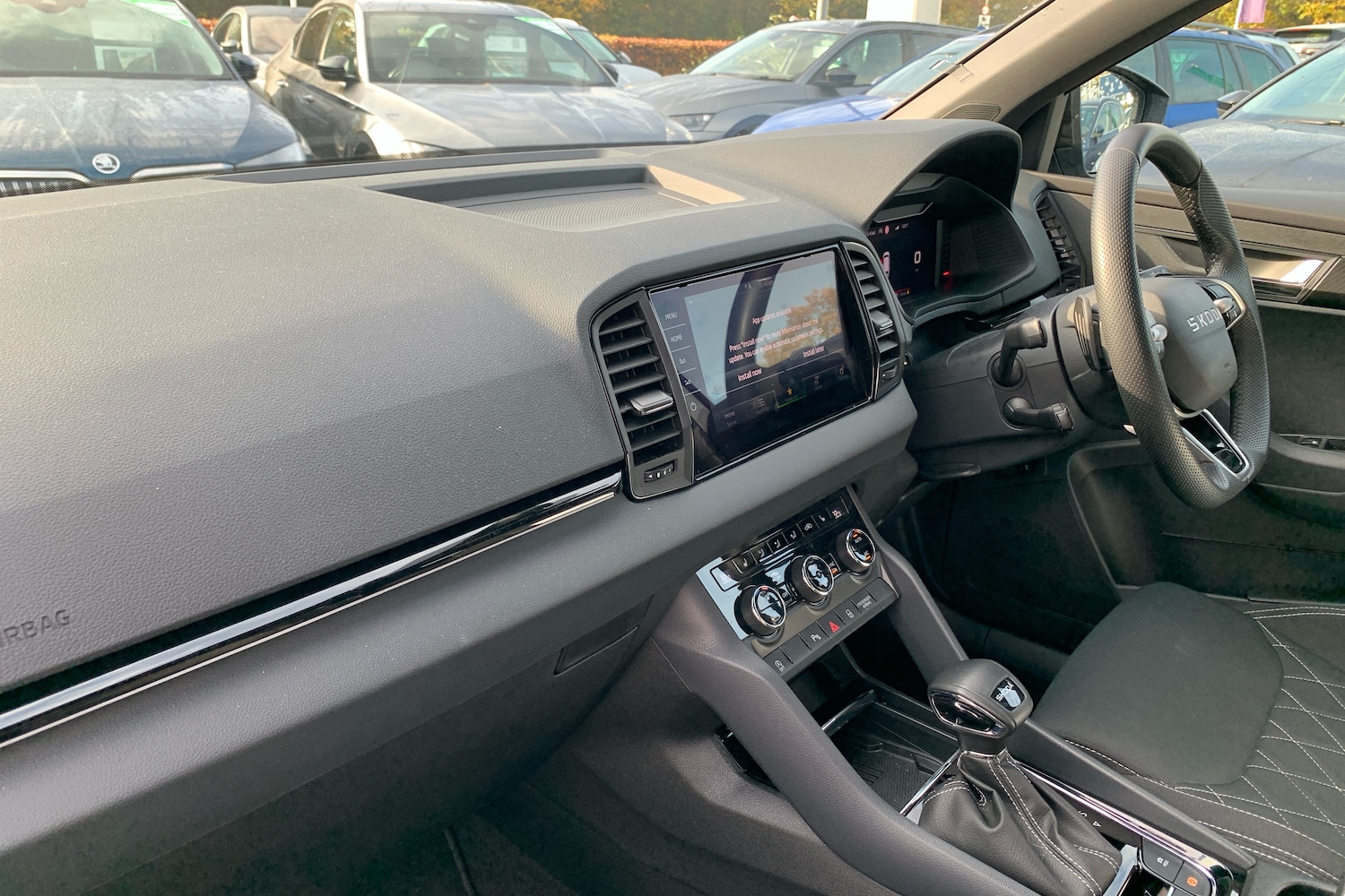 Used Skoda Karoq 2025 for sale - 76679987: Photo 2