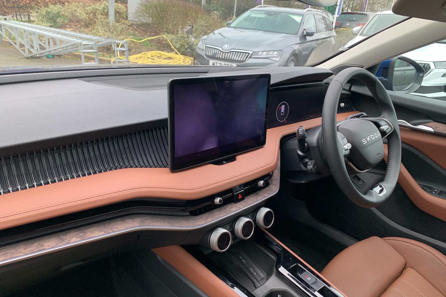 Used Skoda Superb 2025 for sale - 77826261: Photo 2