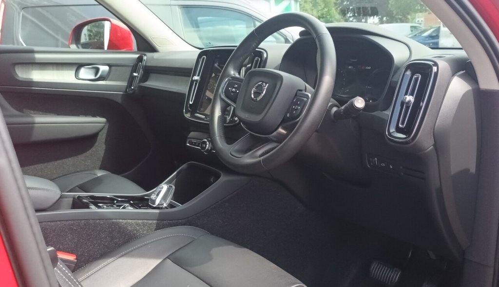 Used Volvo XC40 2021 for sale - 76406188: Photo 3