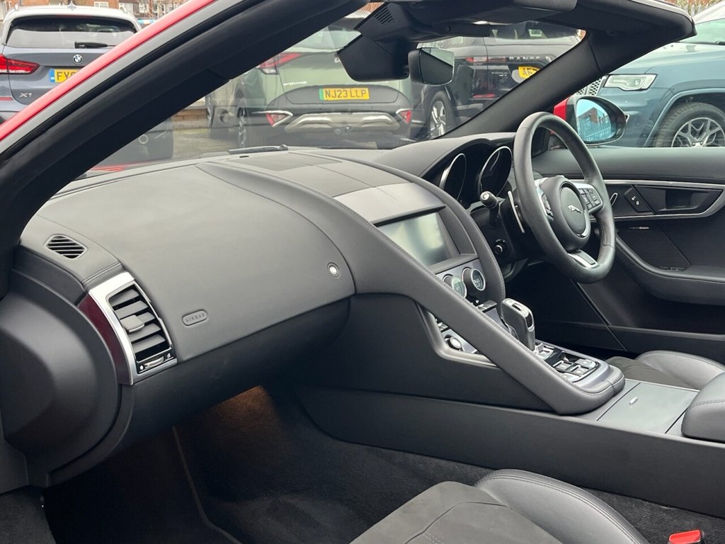 Used Jaguar F-Type 2019 for sale - 77780776: Photo 3