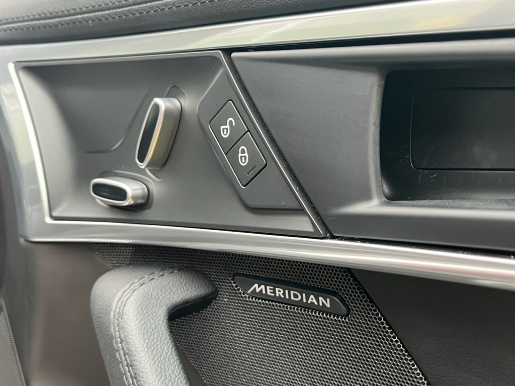 Used Jaguar F-Type 2019 for sale - 77780776: Photo 7