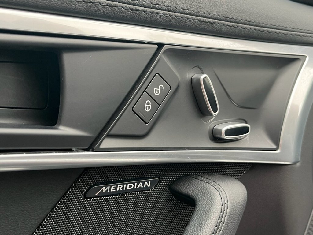 Used Jaguar F-Type 2019 for sale - 77780776: Photo 8