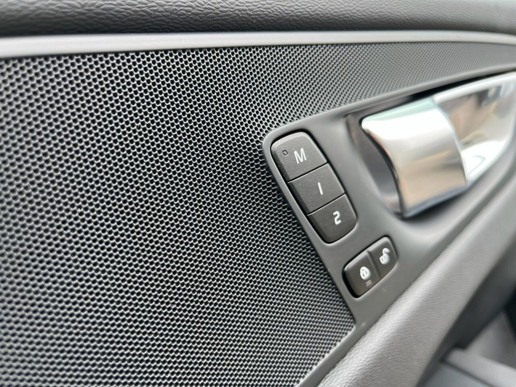 Used Volvo XC60 2021 for sale - 77534840: Photo 8