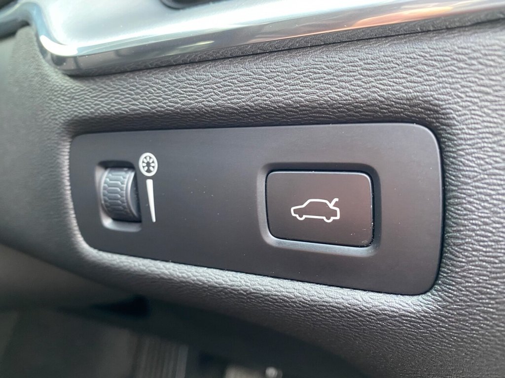 Used Volvo XC60 2019 for sale - 76642775: Photo 10