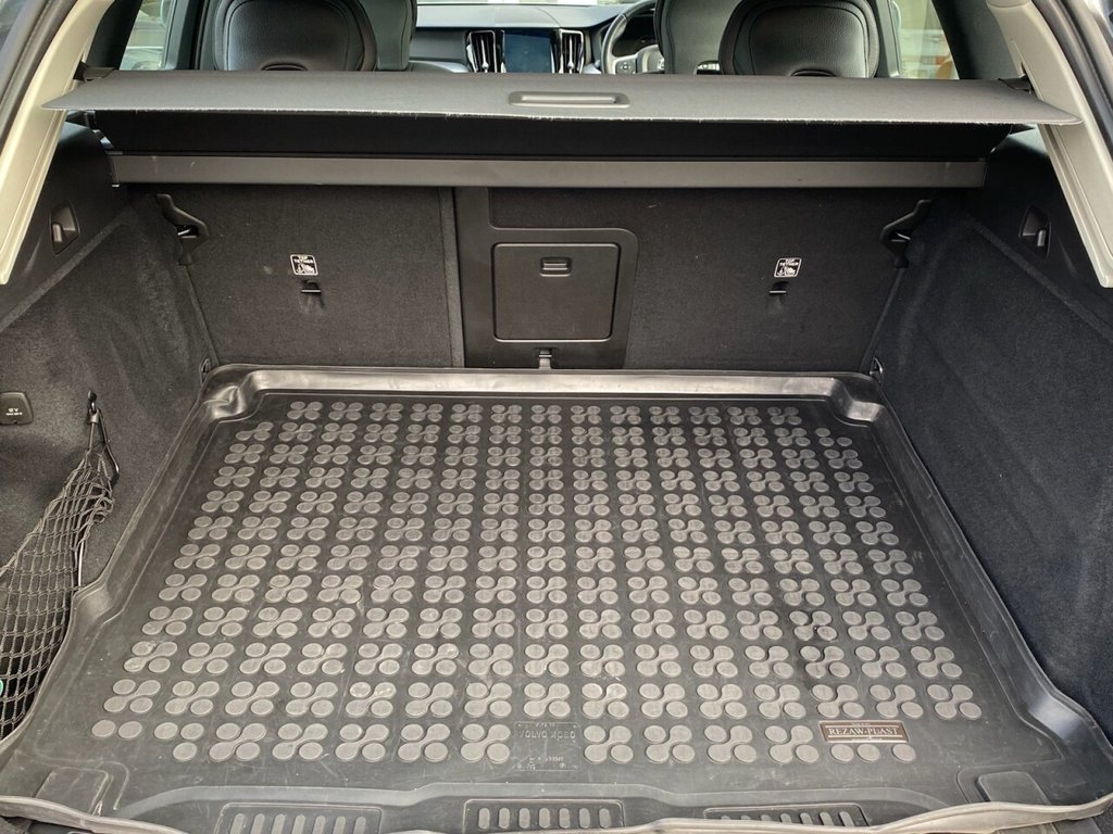 Used Volvo XC60 2019 for sale - 76642775: Photo 33