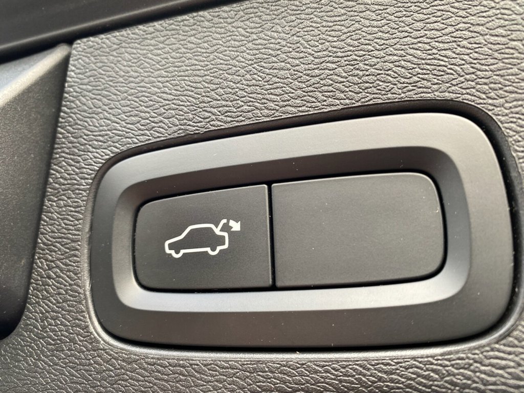 Used Volvo XC60 2019 for sale - 76642775: Photo 35