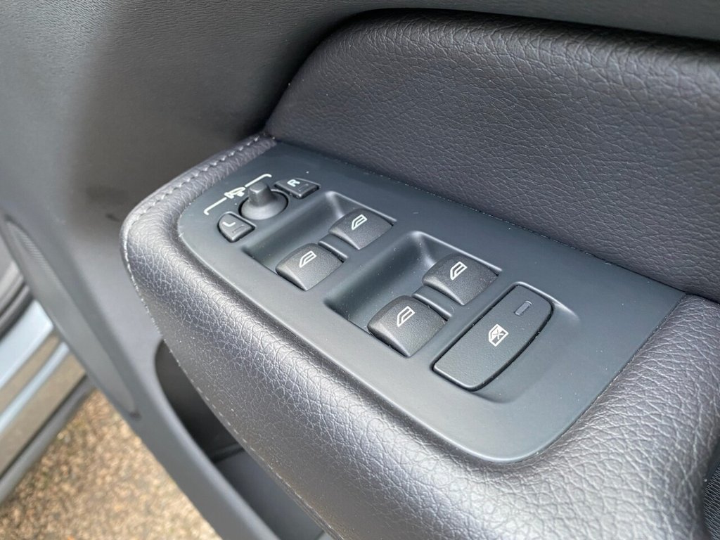 Used Volvo XC60 2019 for sale - 76642775: Photo 8