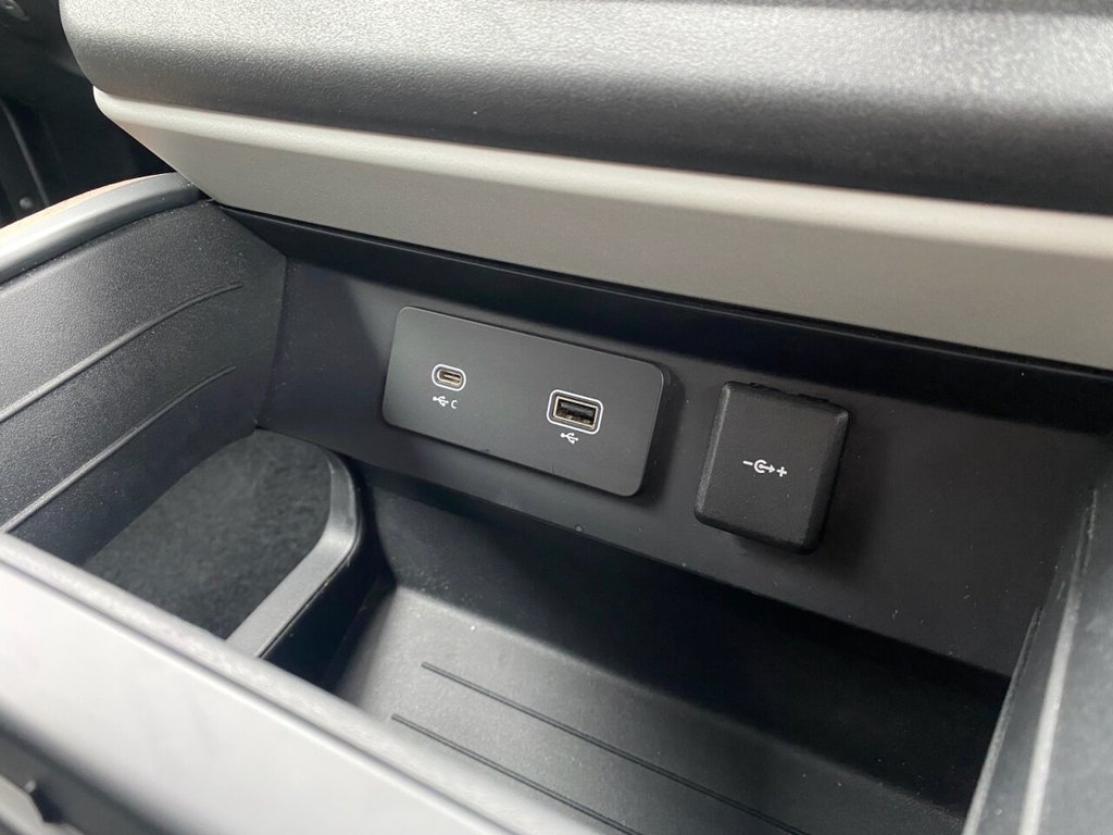 Used Land Rover Defender 2021 for sale - 77328118: Photo 11