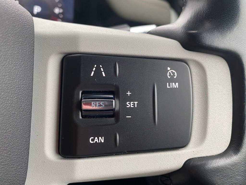 Used Land Rover Defender 2021 for sale - 77328118: Photo 21