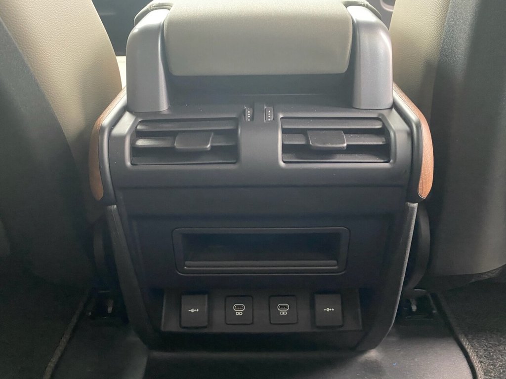 Used Land Rover Defender 2021 for sale - 77328118: Photo 27