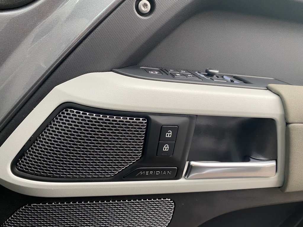 Used Land Rover Defender 2021 for sale - 77328118: Photo 9