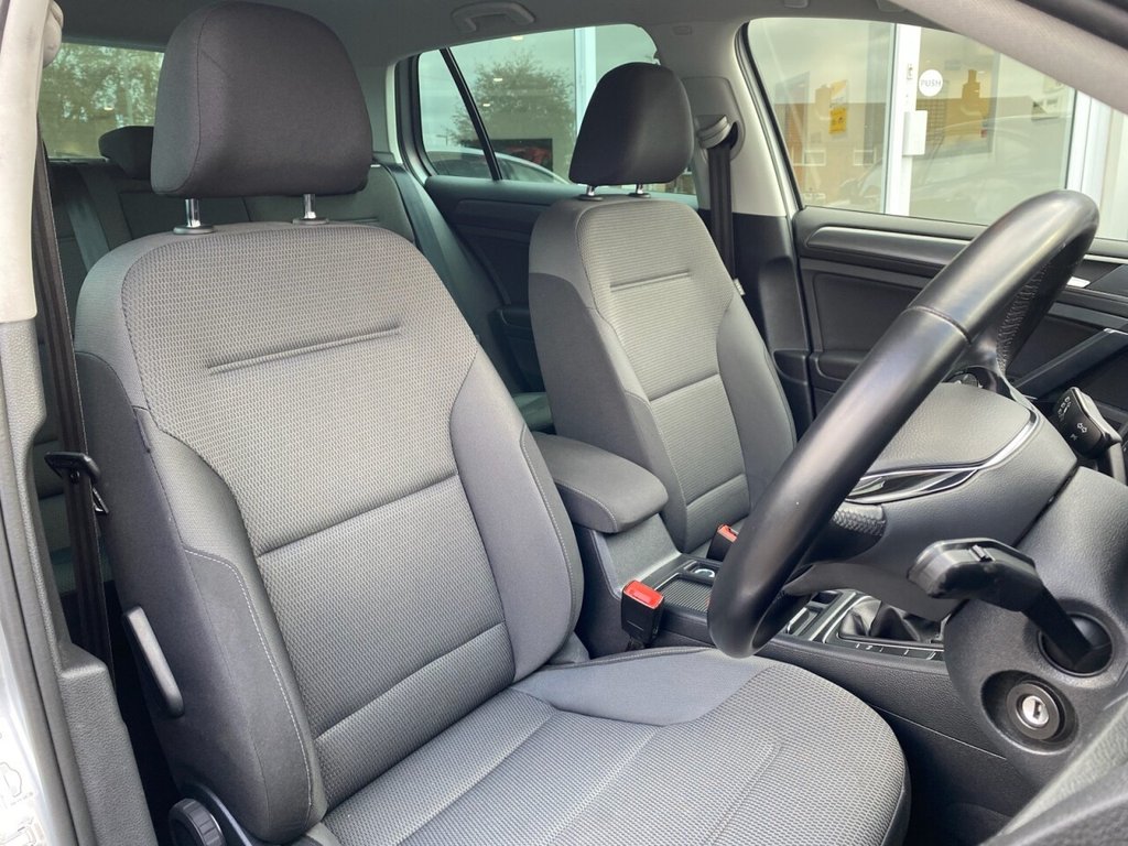 Used Volkswagen Golf 2019 for sale - 76184980: Photo 4