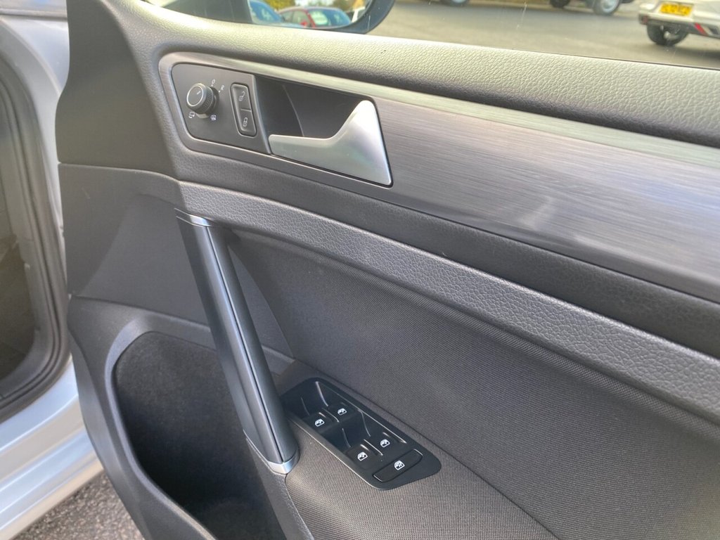 Used Volkswagen Golf 2019 for sale - 76184980: Photo 7