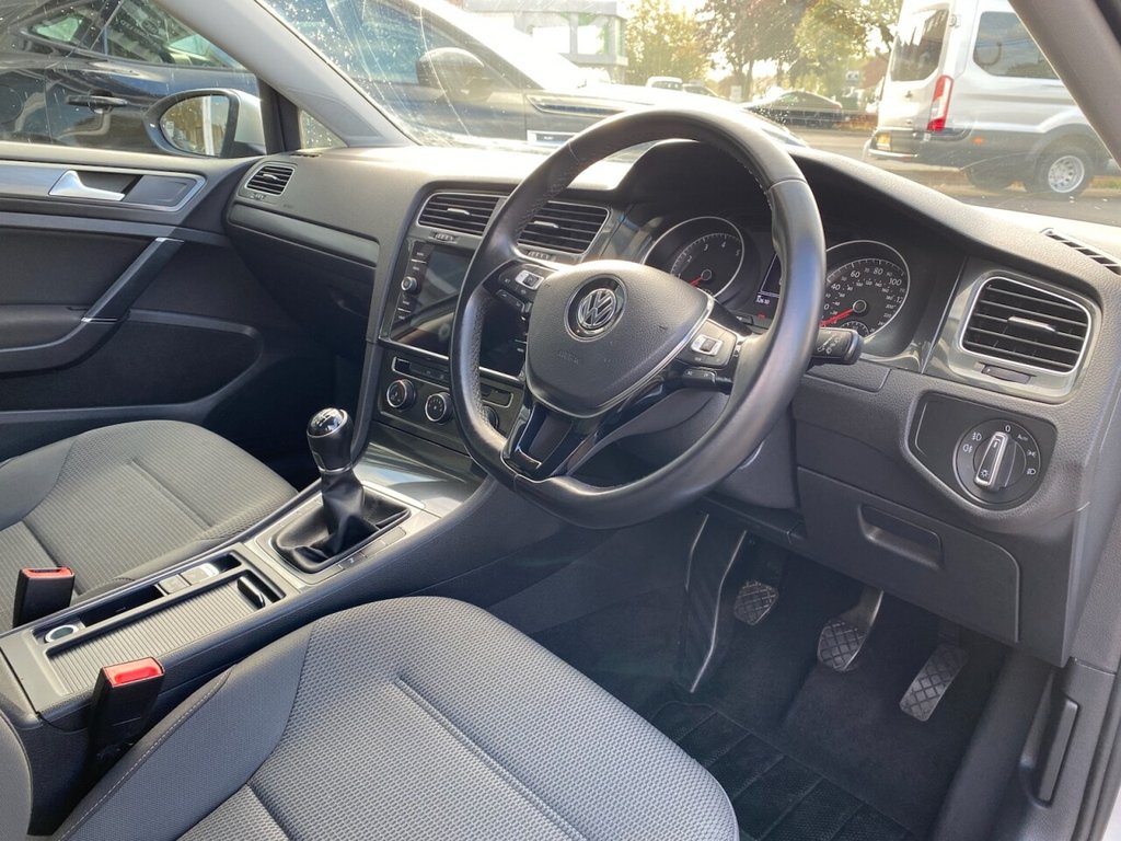 Used Volkswagen Golf 2019 for sale - 76184980: Photo 8